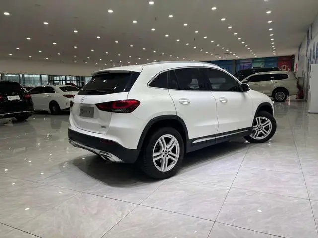 Mercedes-Benz Mercedes-Benz GLA GLA 200