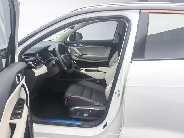 LYNK & CO Lynk 06 1.5T Yao Halo