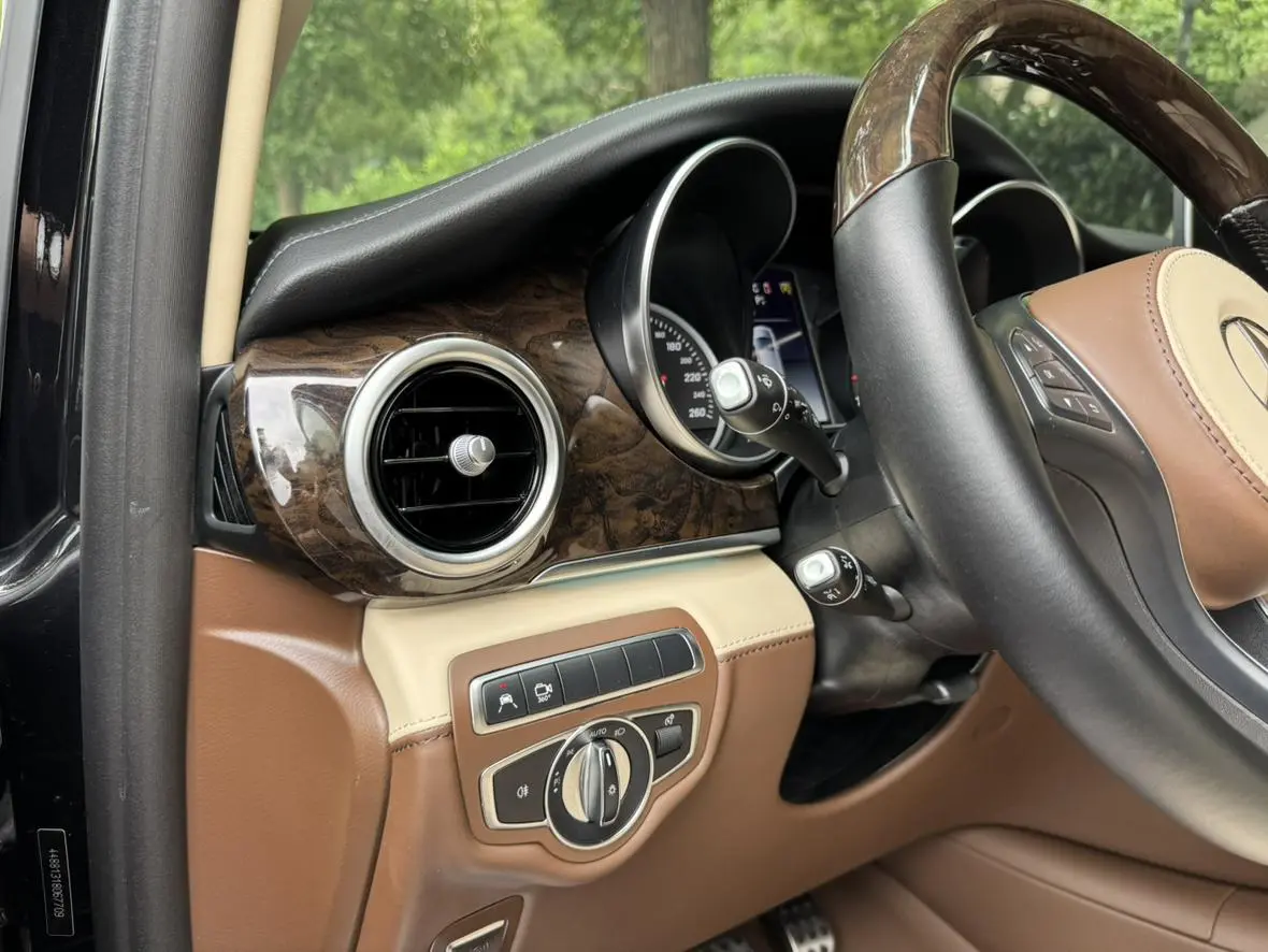 Mercedes-Benz Mercedes-Benz V-class V 260 Premium Edition Country VI
