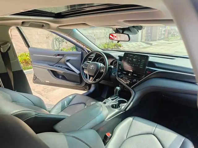 TOYOTA Camry 2.0G Deluxe Edition