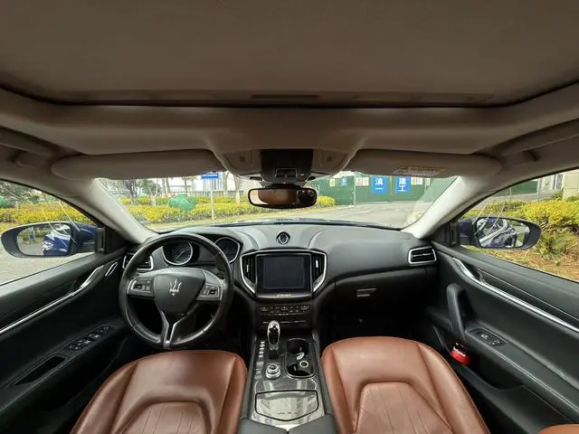 Maserati Ghibli 3.0T Standard Edition