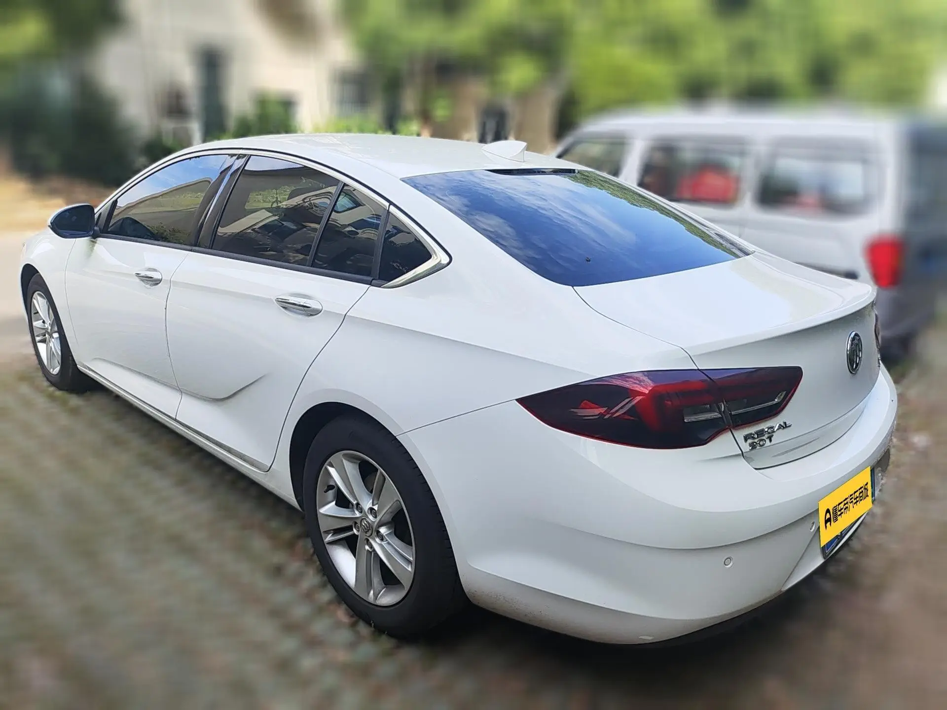 Buick Regal 20T Elite Country VI