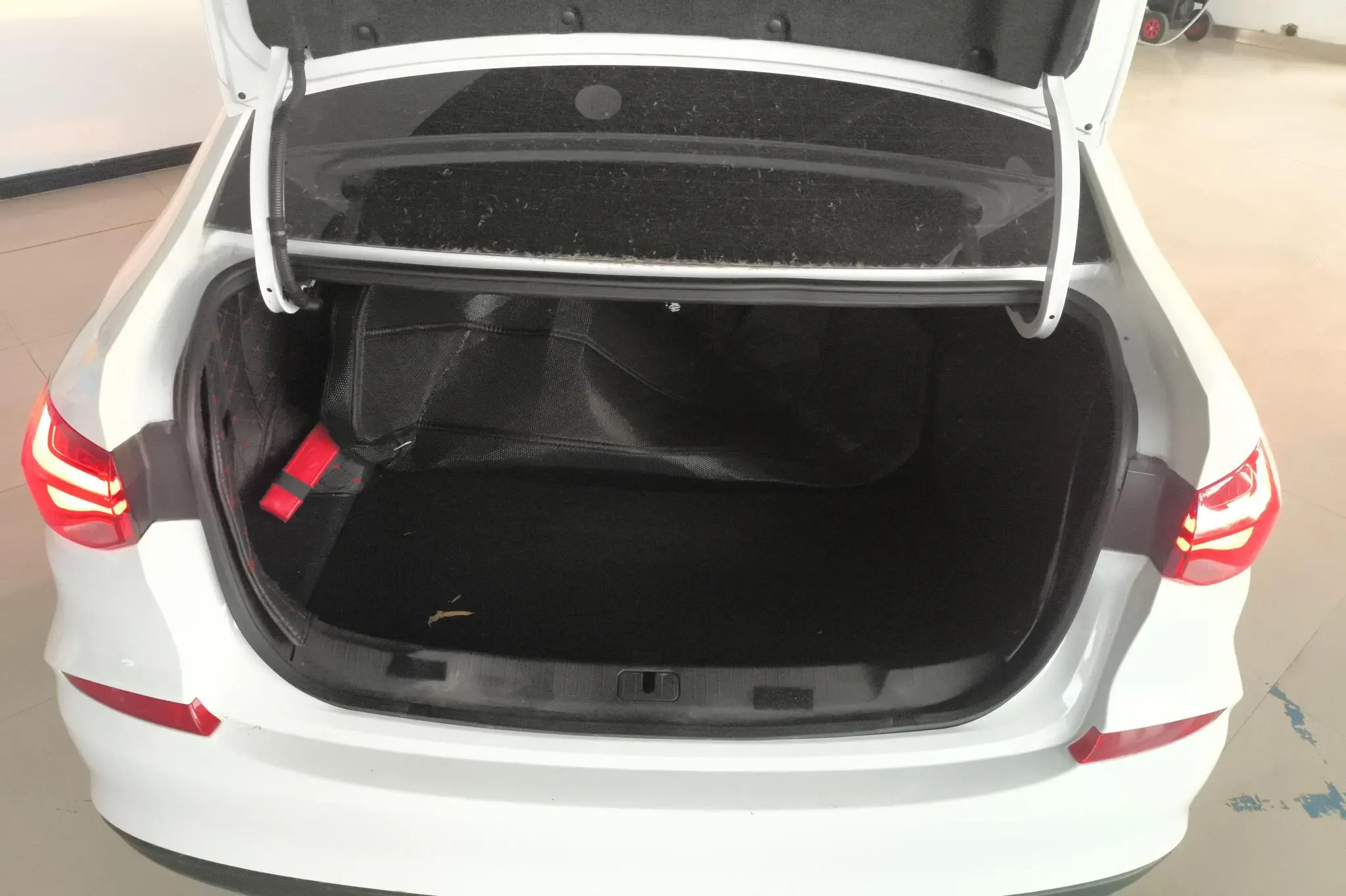 Chevrolet Cruze 320 automatic Enjoy Skylight version