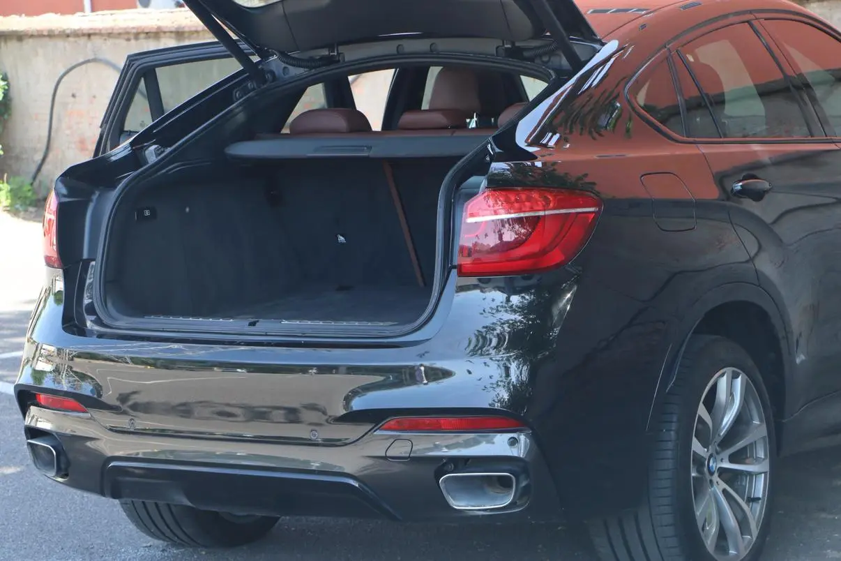 BMW BMW X6 xDrive28i M sports suit