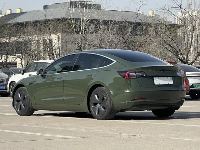Tesla Model 3 Upgraded version of standard battery life rear drive