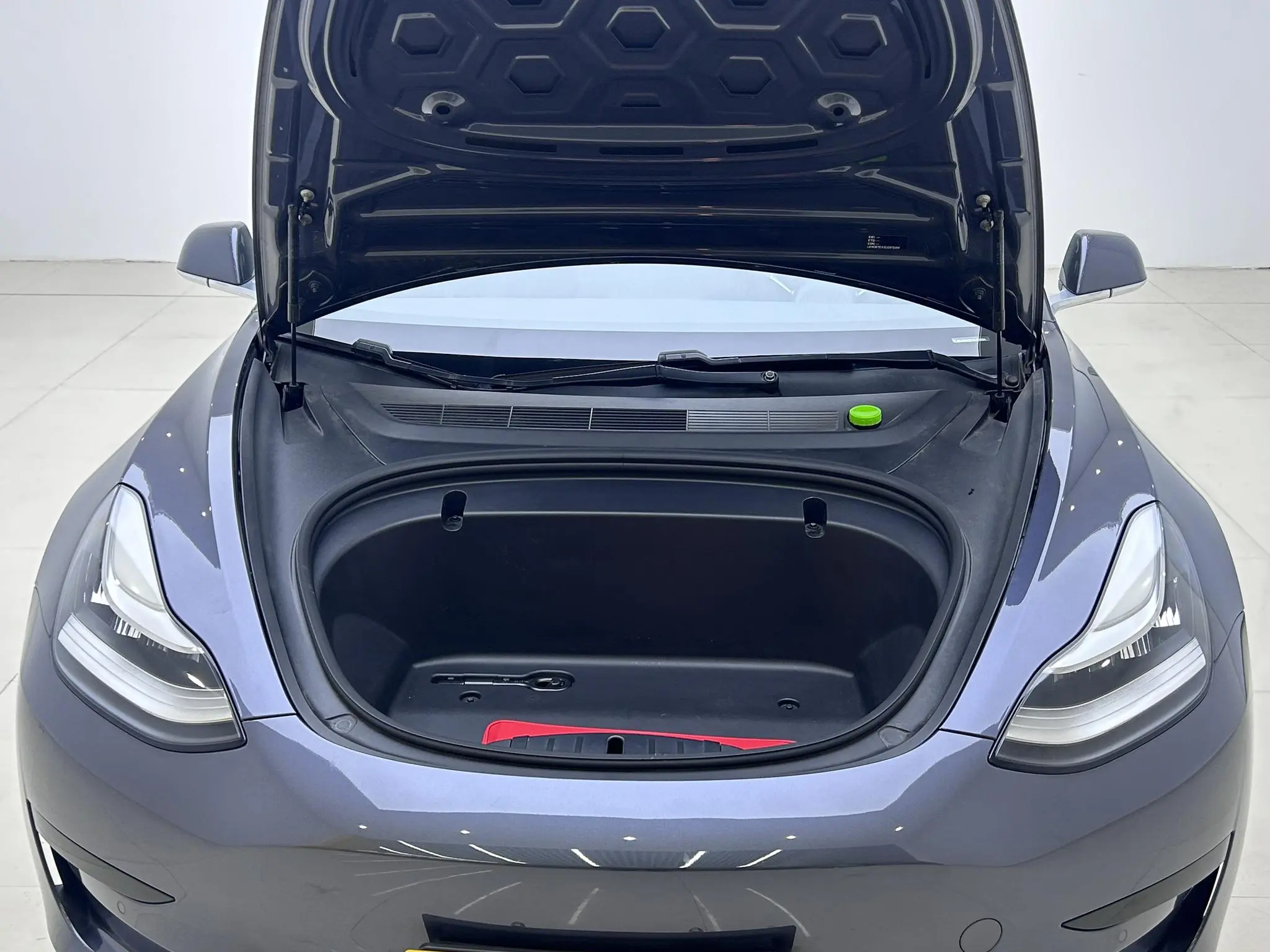 Tesla Model 3 Upgraded version of standard battery life rear drive