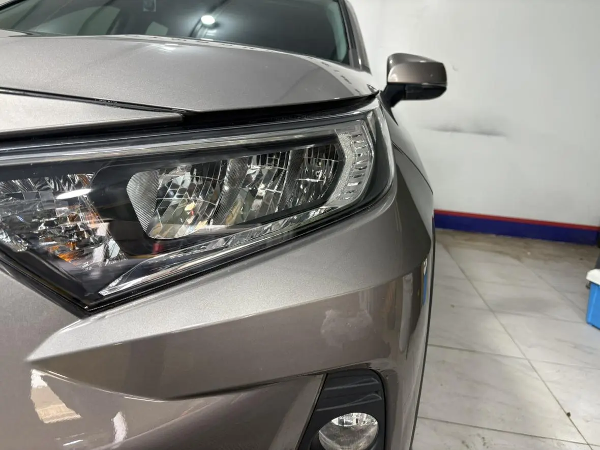 TOYOTA RAV4 Rongfang 2.0L CVT two-wheel drive fashion version