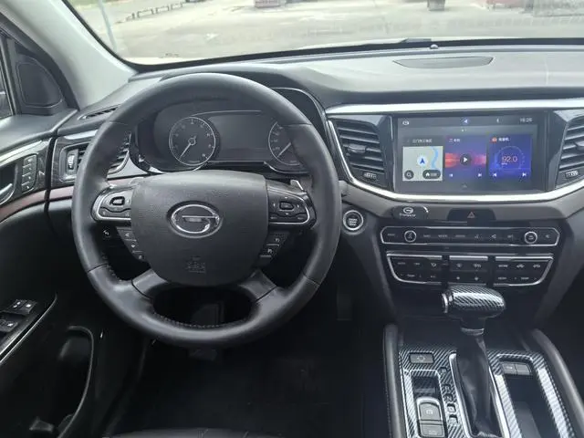GAC Trumpchi GS8 320T two-wheel drive luxury Zhilian Edition 7 seats