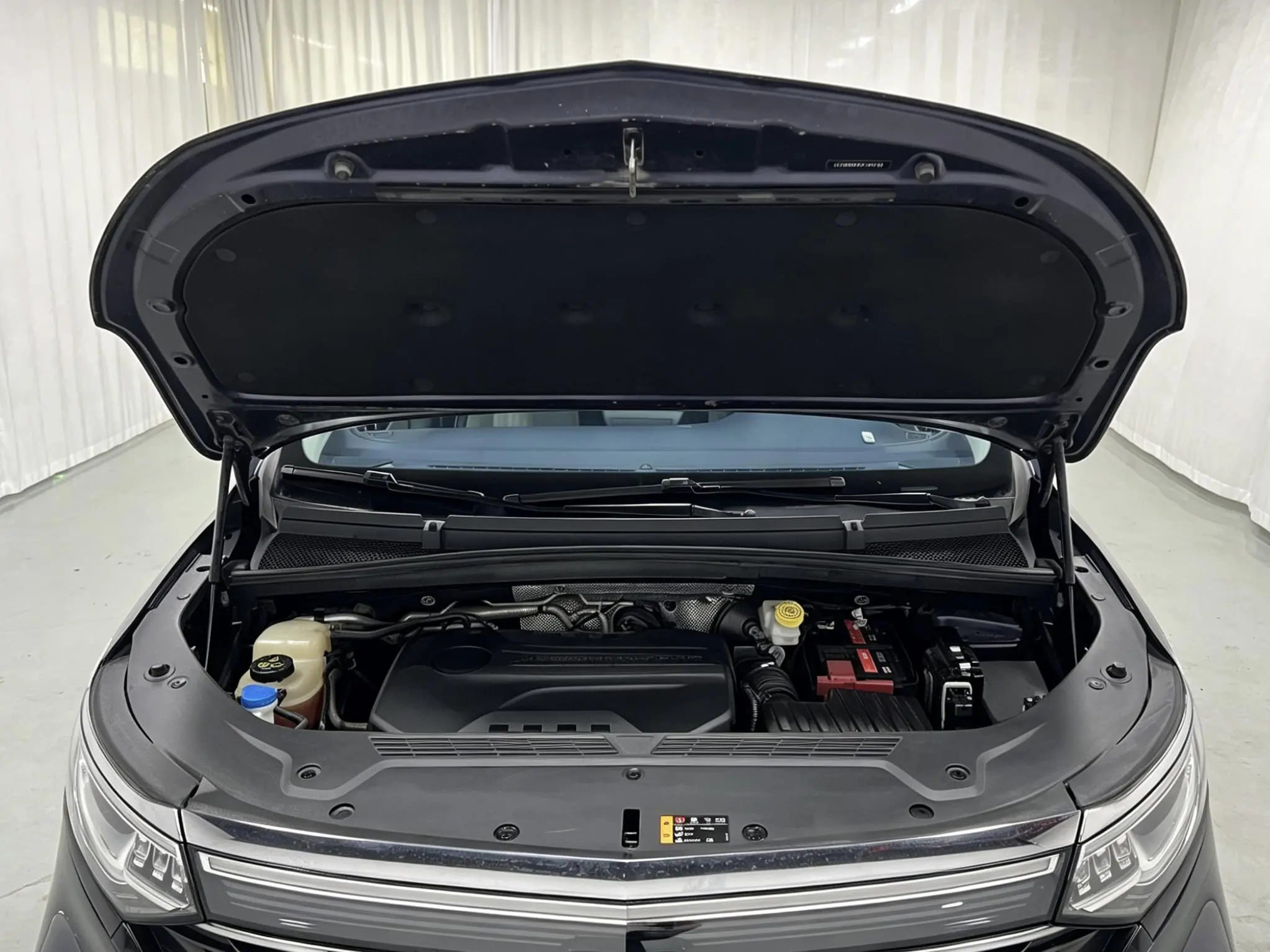 Roewe Roewe iMAX8 400TGI Reunion Edition