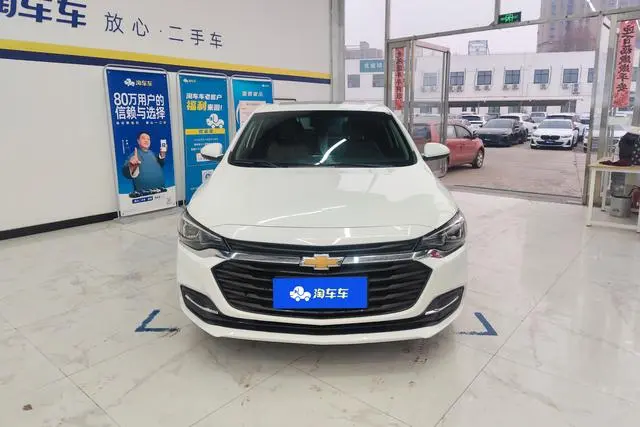 Chevrolet Cruze 320 automatic Enjoy Skylight version