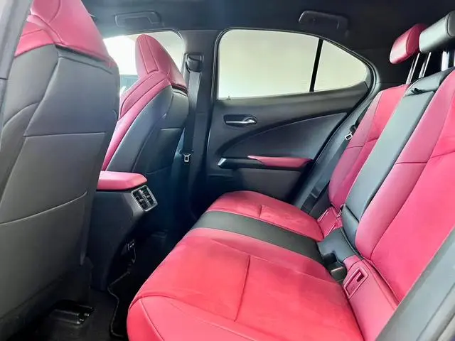 Lexus Lexus UX 260h F SPORT version Country VI
