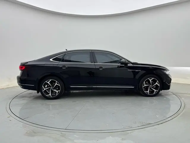 Volkswagen Passat 330TSI Starry Sky Elite Edition