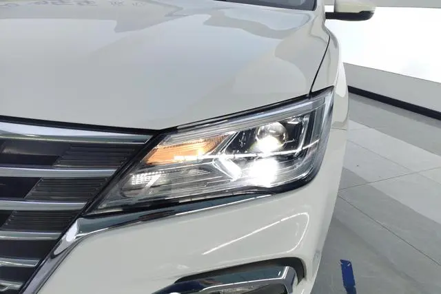 Roewe Roewe i5 1.5L manual 4G Interconnection Linghao Edition