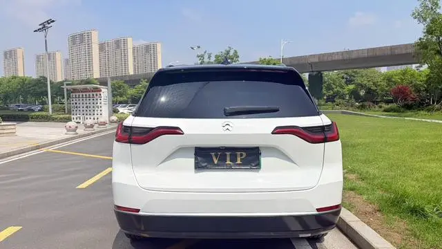 NIO NIO ES8 580KM base version six seats