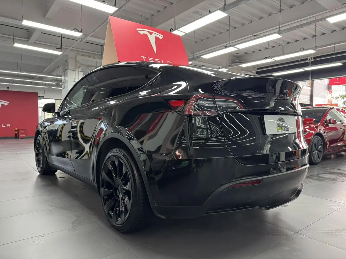 Tesla Model Y Standard battery life, rear-wheel drive version