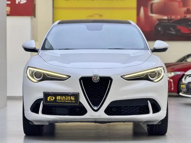 Alfa Romeo Stelvio 2.0T 200HP Elite Edition