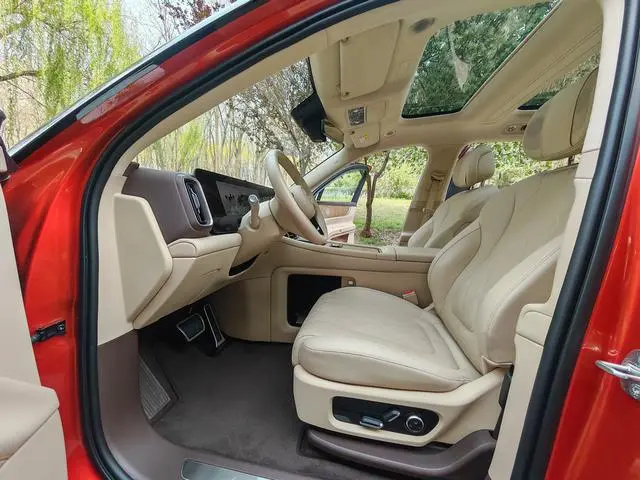 AITO Ask the world M9 Extended range Max six-seater version