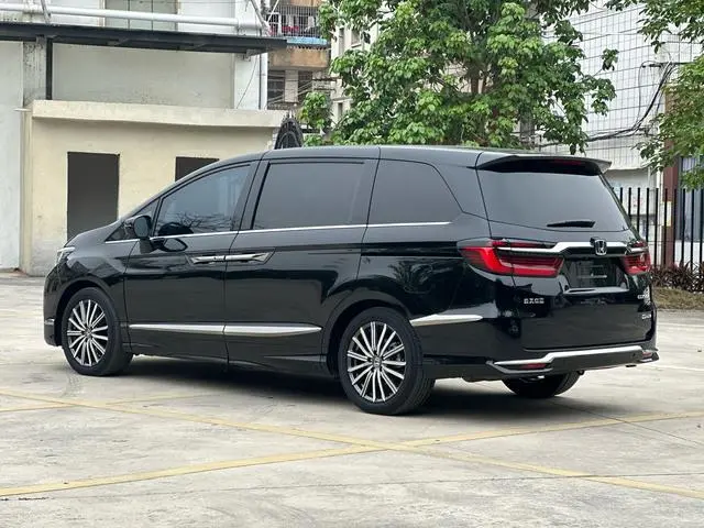 Honda Ai Lishen 2.0L e: HEV Deluxe Edition