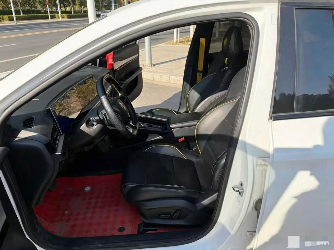 MG MG5 Scorpio 1.5T Deluxe Edition