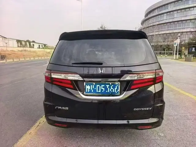 Honda Odyssey 2.4L Deluxe Edition