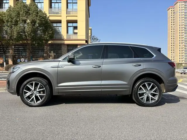 Volkswagen Touareg 3.0 TSI Sharp Front Version Country VI
