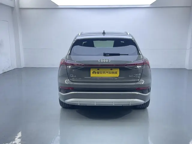 Audi Audi Q4 e-tron 50 e-tron quattro Creative Edition