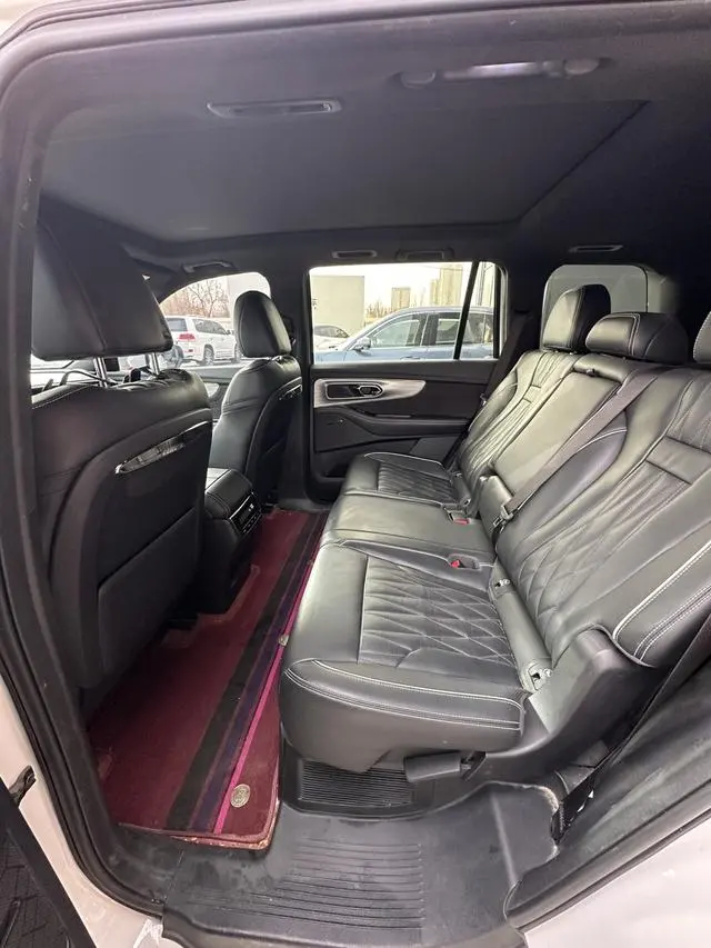 GAC Trumpchi GS8 Dual engine series 2.0TM hybrid two-wheel drive Premium Edition 7-seater