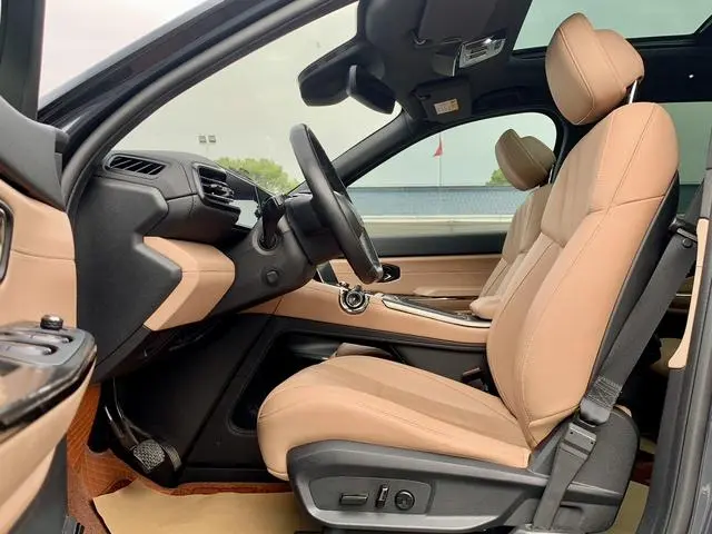 NIO NIO ES8 580KM base version six seats