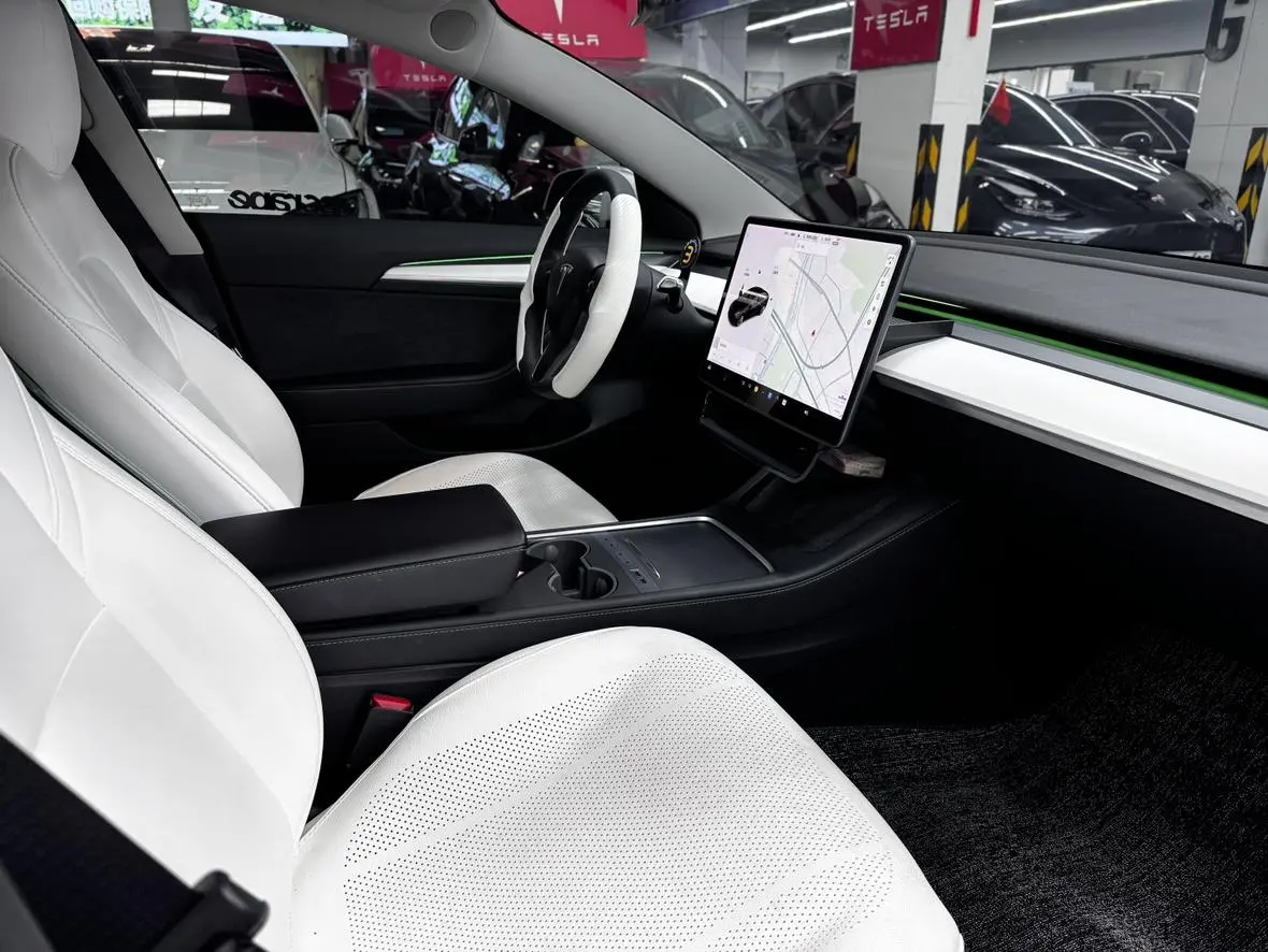 Tesla Model 3 Upgraded version of standard battery life rear drive