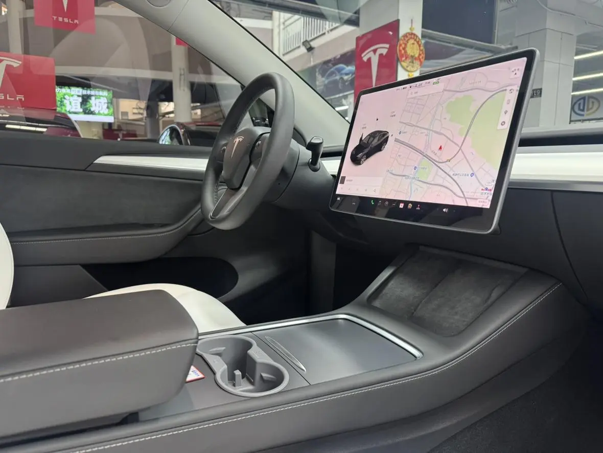 Tesla Model Y Standard battery life, rear-wheel drive version