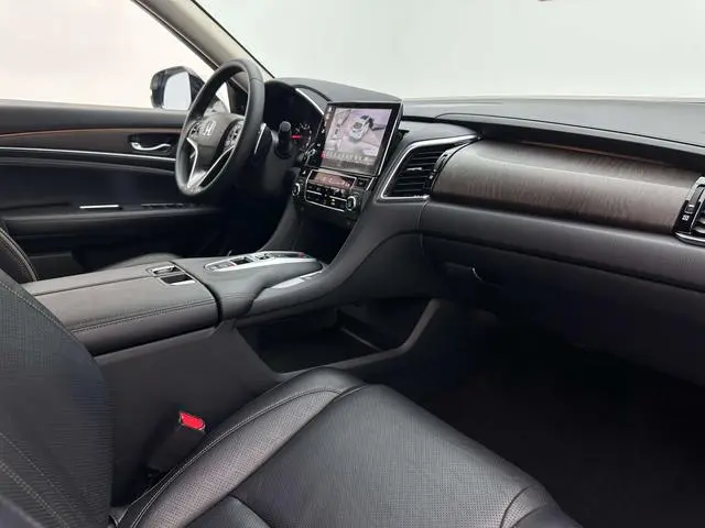 Honda Crown Road 370 TURBO 9AT Deluxe Edition