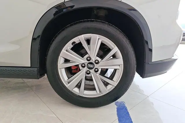 FAW Pentium B70S 1.5T hot-blooded knight