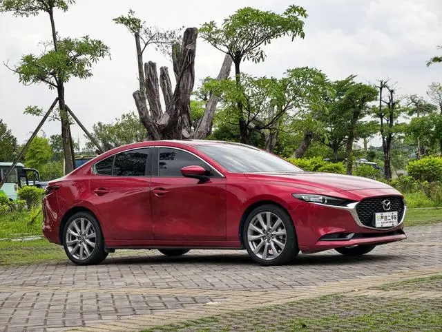 Mazda Mazda 3 Angkesaila 2.0L automatic quality elegant version
