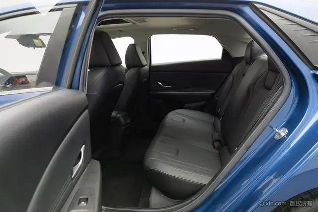 Hyundai Elantra 1.5L CVT LUX Premium Edition