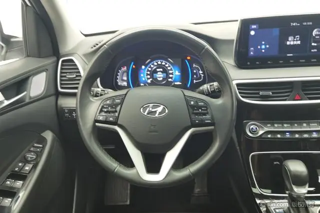 Hyundai Tucson 280TGDi dual-clutch two-wheel drive Zhilian version Country VI