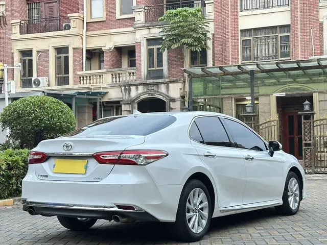 TOYOTA Camry 2.0G Deluxe Edition