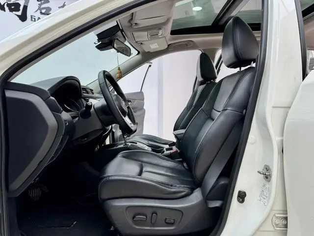 Nissan Qijun 2.0 L XL ITS CVT 2WD Comfort Commemorative Edition