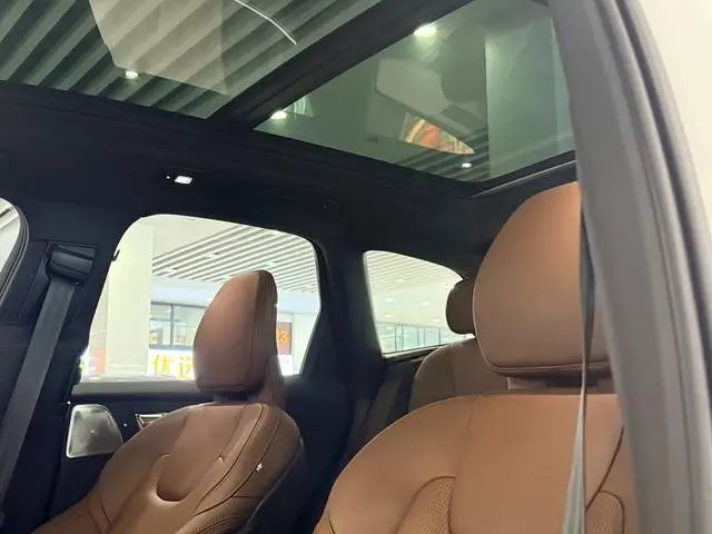 Volvo Volvo XC60 PHEV T8 four-wheel drive long battery life Zhiya Deluxe Edition