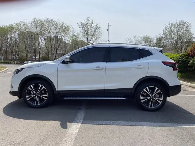 Nissan Qashqai 2.0L XV Prem.Deluxe Edition