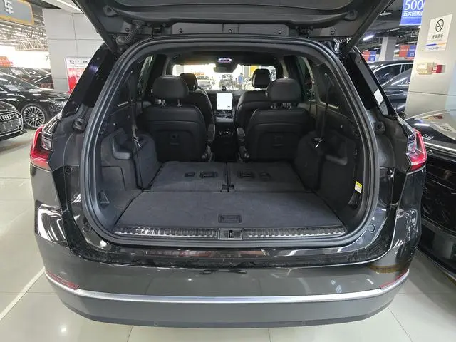 NIO NIO ES8 580KM six-seater version