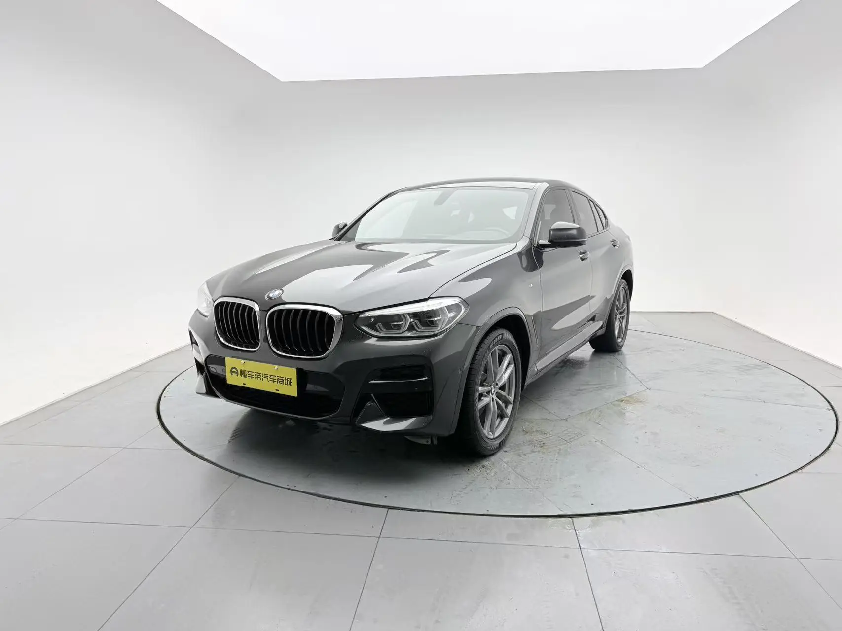 BMW BMW X4 xDrive25i M sports suit