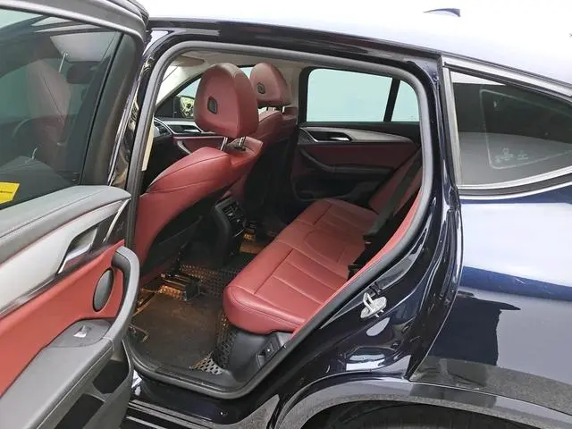 BMW BMW X4 xDrive 25i M sports suit