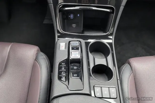 Hyundai Shengda 380 TGDi TOP automatic four-wheel drive flagship (HTRAC) Country VI