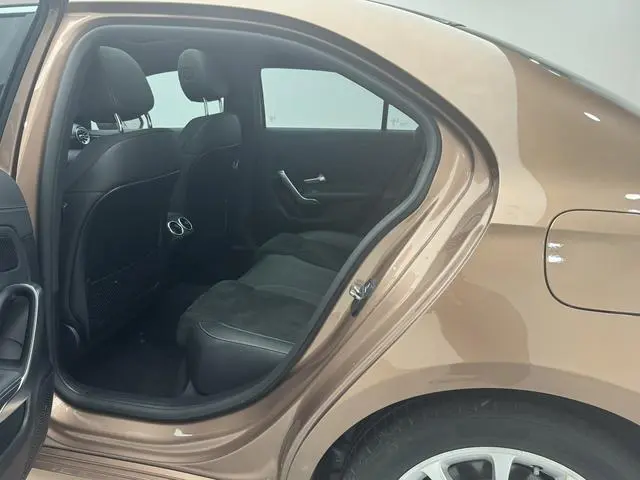 Mercedes-Benz Mercedes-Benz A-class A 200 L sports sedan