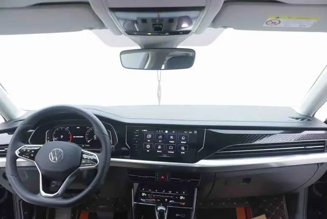 Volkswagen Passat 380TSI Deluxe Edition