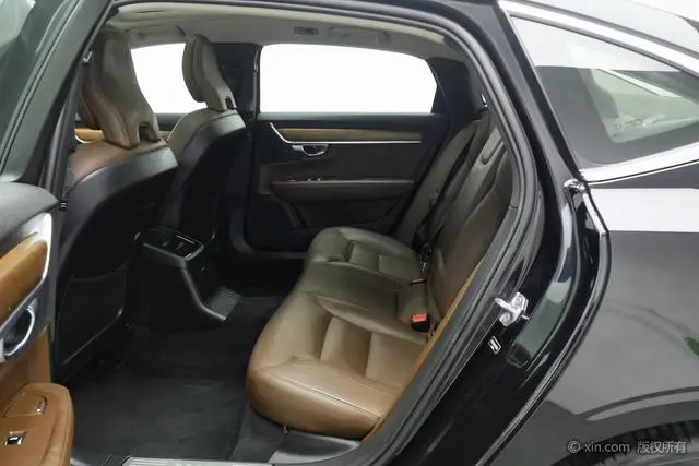Volvo Volvo S90 PHEV 2.0 T T8 E-drive Hybrid Zhiyi Deluxe Edition