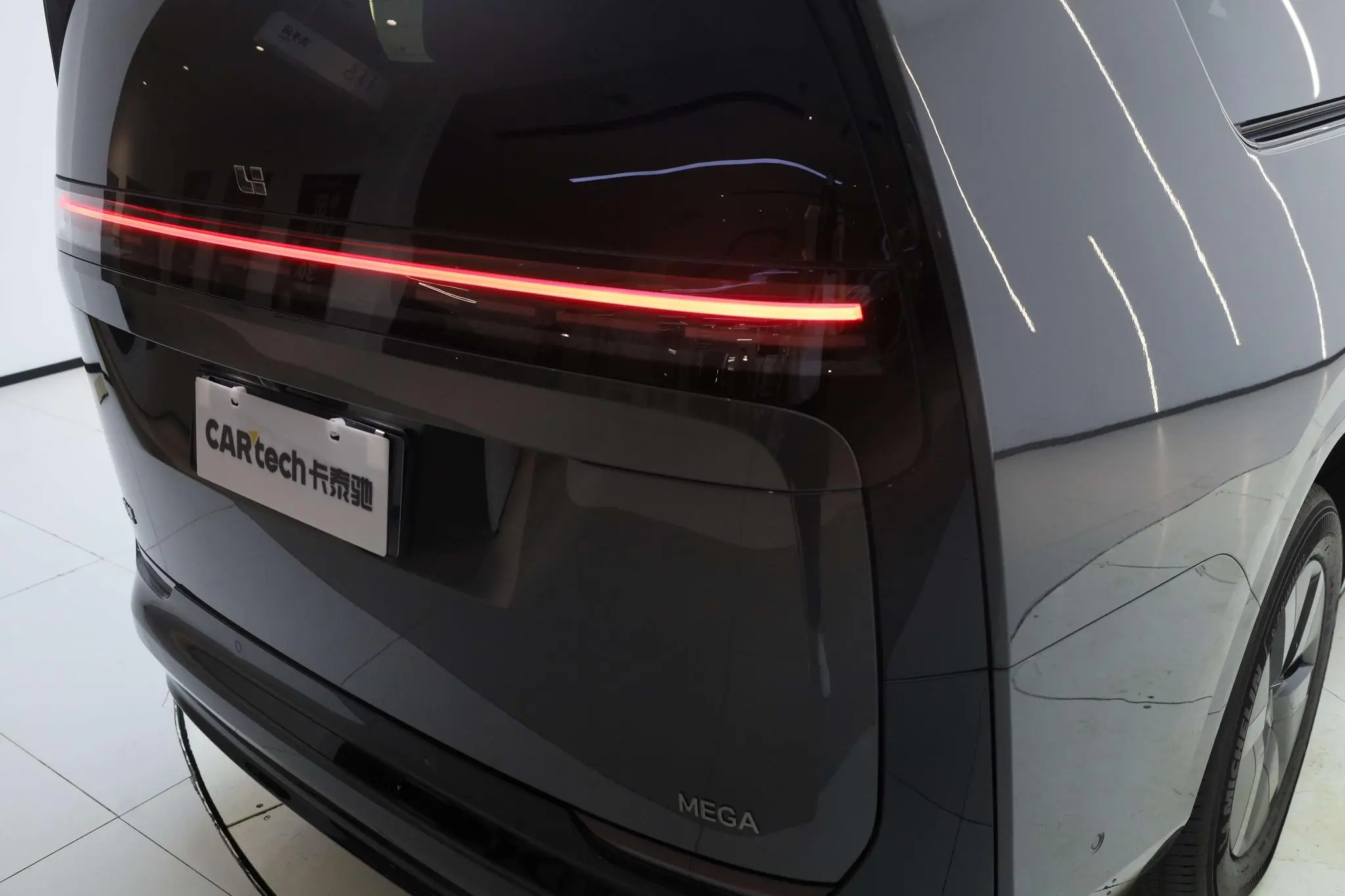 Li Auto Ideal MEGA Ultra Smart new version