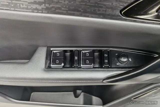 LYNK & CO Lynk 06 1.5T Jin Pro