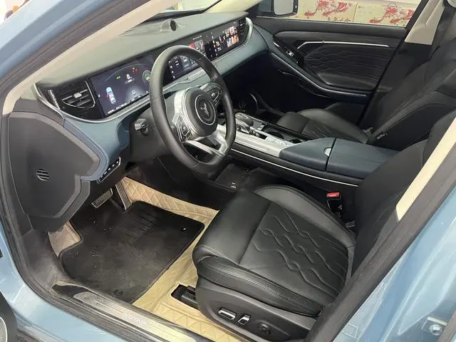 VOYAH Lan Tu FREE Four-wheel drive standard range extension exclusive luxury set