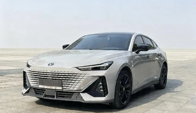 Changan Changan UNI-V 1.5T premium type
